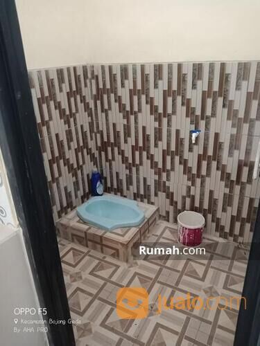 Rumah baru, strategis bebas banjir lingkungan asri