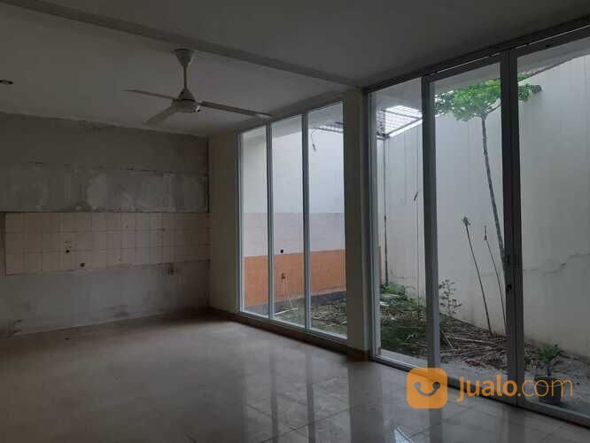 Rumah Modern Minimalis di Perumahan Kresek Indah Jakarta Barat
