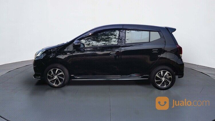 Daihatsu Ayla 1.2 R Deluxe MT 2017 Hitam