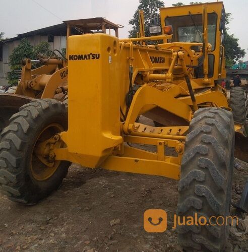 Unit Motor Grader Komatsu GD511A-1 Tahun 2011