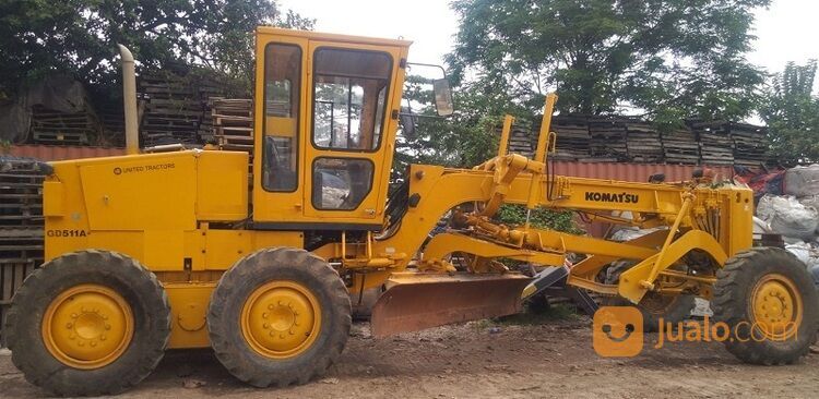 Unit Motor Grader Komatsu GD511A-1 Tahun 2011