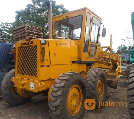 Unit Motor Grader Komatsu GD511A-1 Tahun 2011