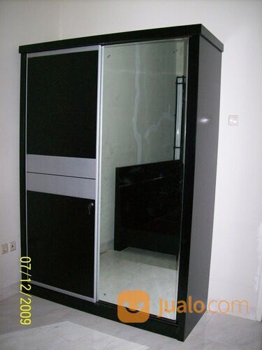 jasa pembuatan lemari pakaian minimalis HPL murah