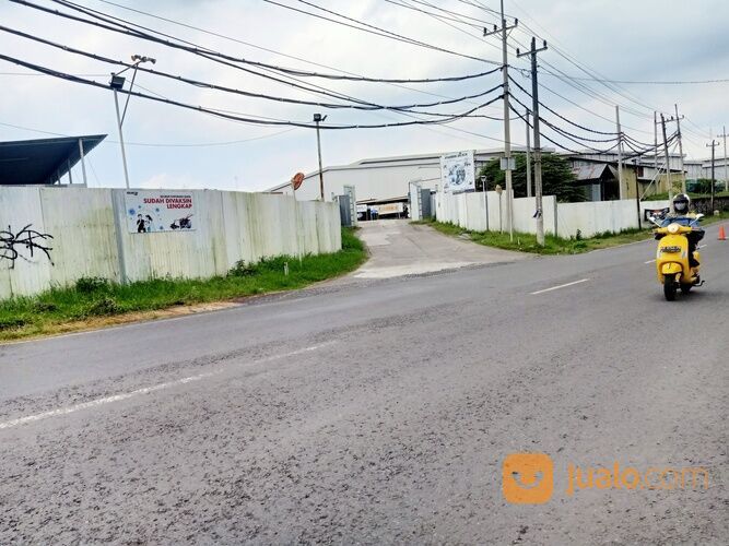 Selatan Pabrik Quick Traktor, Pas Bangun Kost