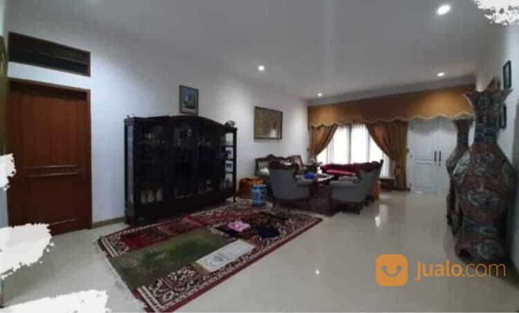 Rumah Mewah dan Luas dengan Bangunan Modern di Gema Pesona Estate