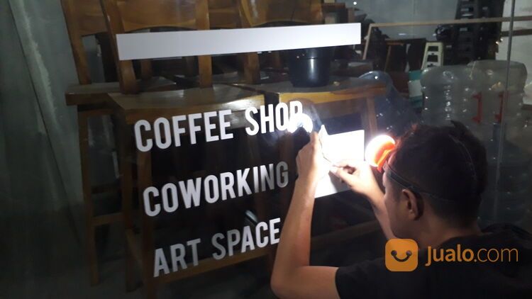 Cutting Sticker Cafe Stiker resto toko kaca film kantor custom tulisan logo gambar Soloraya