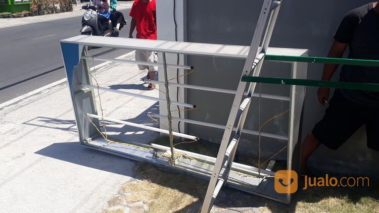 Service Neon Box Reparasi Ganti lampu Gambar Visual Papan nama Reklame Sticker kaca film Solo