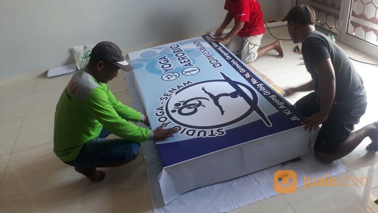 Service Neon Box Reparasi Ganti lampu Gambar Visual Papan nama Reklame Sticker kaca film Solo