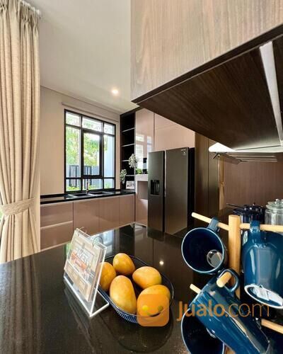 Rumah Mewah Townhouse di Tj.Barat Lokasi Strategis