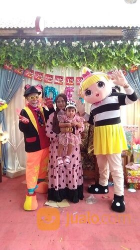 Badut sulap humor Om Apik