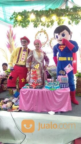 Badut sulap humor Om Apik