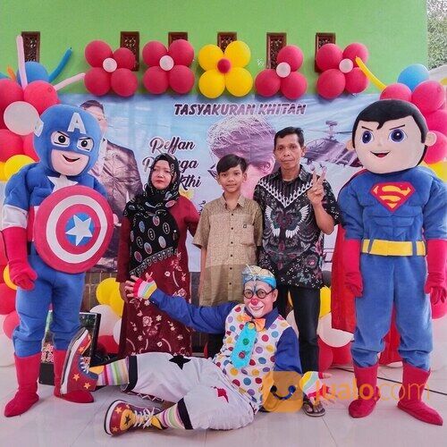 Badut sulap humor Om Apik