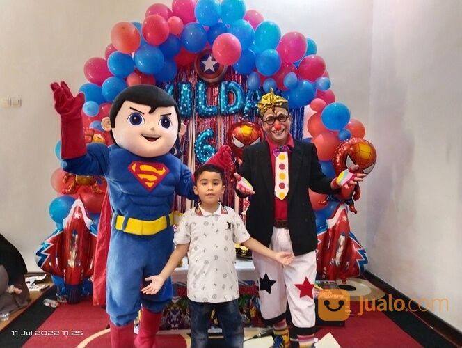 Badut sulap humor Om Apik