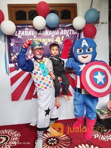 Badut sulap humor Om Apik