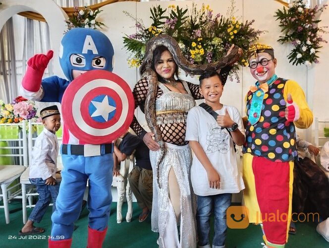 Badut sulap humor Om Apik