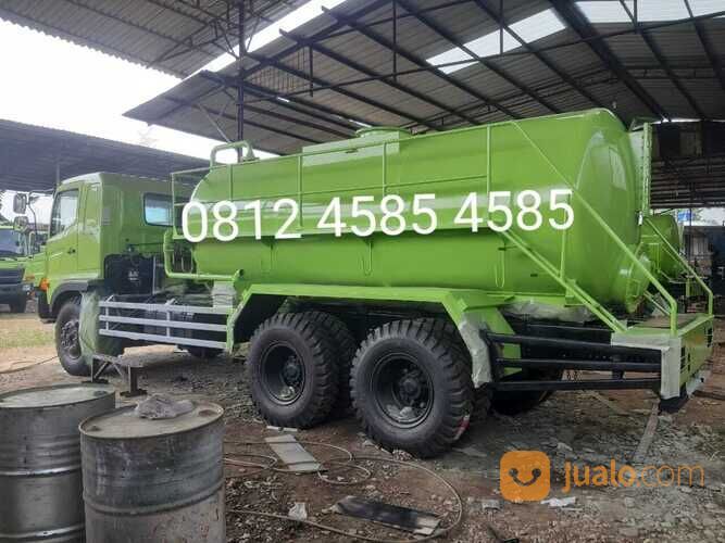 Harga Truk tangki Vacuum Truk Tangki Vakum Penyedot Lumpur 10.000 Liter