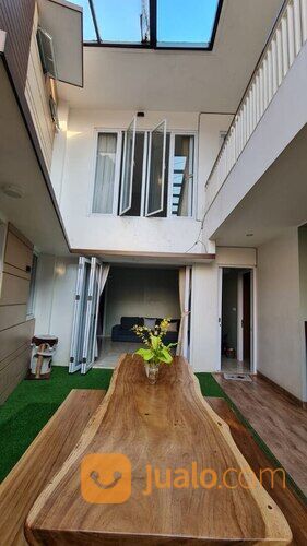 Rumah Mewah Full Furnish Terawat Posisi Hook di Victoria Park Residence Karawaci Tangerang