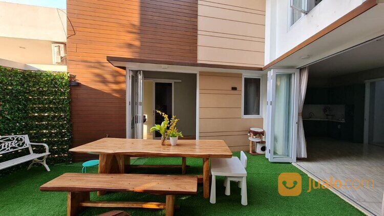 Rumah Mewah Full Furnish Terawat Posisi Hook di Victoria Park Residence Karawaci Tangerang