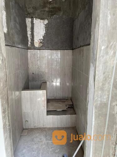 New Gress Dekat Pucang, Transmart Ngagel, Starbucks