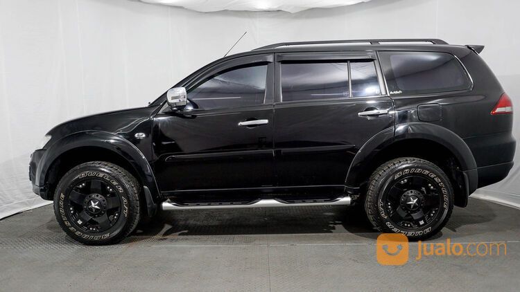 Mitsubishi Pajero Sport 2.5 Dakar 4x4 AT 2014 Hitam
