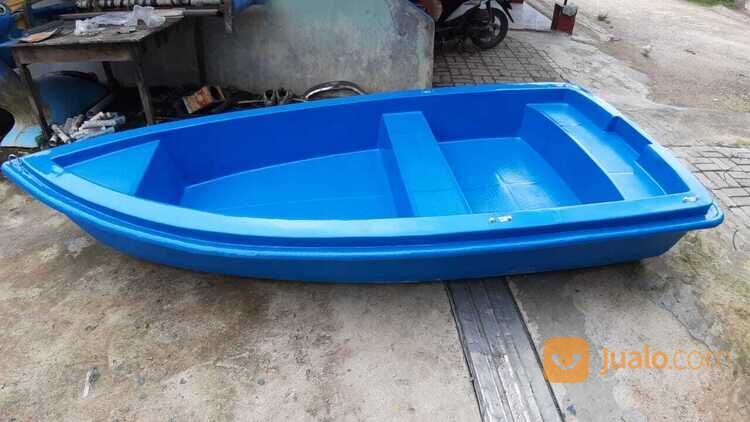 perahu sampan fiberglass atau perahu dayung untuk memancing