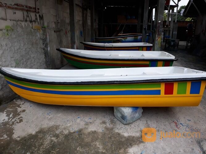 pabrik perahu fiberglass atau perahu dayung fiberglass