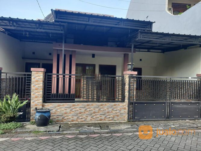 Rumah di Gunung Anyar dekat Kampus UPN (code : DND)