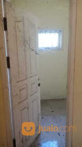 Rumah di kompleks Villa Palm dekat hotel Lombok Astoria Mataram