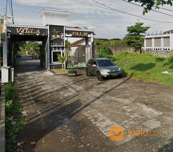 Rumah di kompleks Villa Palm dekat hotel Lombok Astoria Mataram