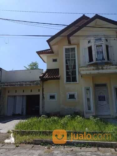 Rumah di kompleks Villa Palm dekat hotel Lombok Astoria Mataram