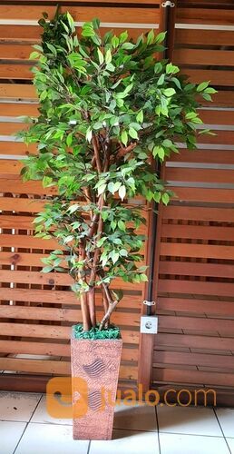 Pohon tanaman plastik