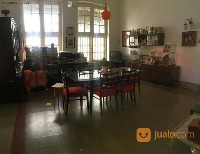 Rumah Tua Peninggalan Belanda Daerah Darmo Kota Surabaya