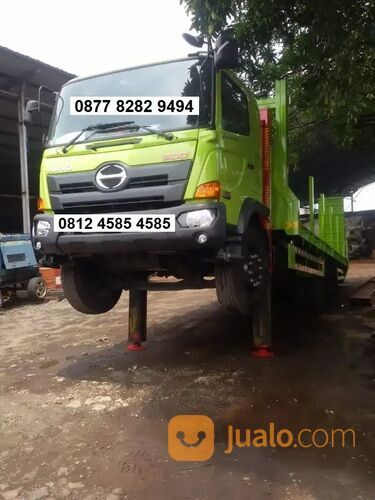Harga Hino 500 Truk Selfloader Truk Angkut Alat Berat Excavator Truck Self loader