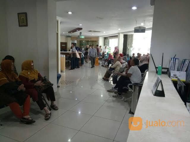 RS SETIA MITRA CILANDAK JAKSEL BESERTA ISINYA PINGGIR JALAN RAYA