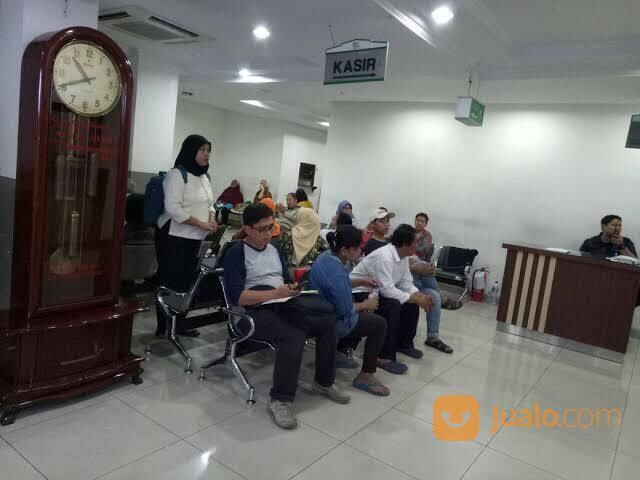 RS SETIA MITRA CILANDAK JAKSEL BESERTA ISINYA PINGGIR JALAN RAYA