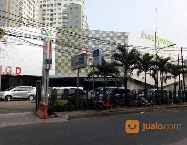 RS SETIA MITRA CILANDAK JAKSEL BESERTA ISINYA PINGGIR JALAN RAYA