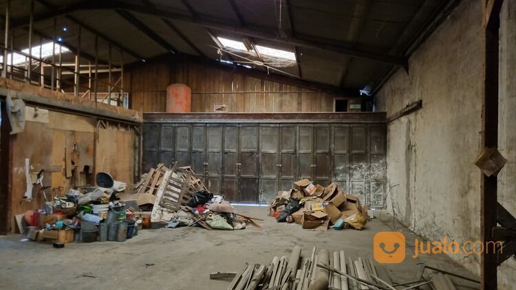 Ruko Gudang bangunan komersil luas murah dan strategis di tengah kota sukabumi
