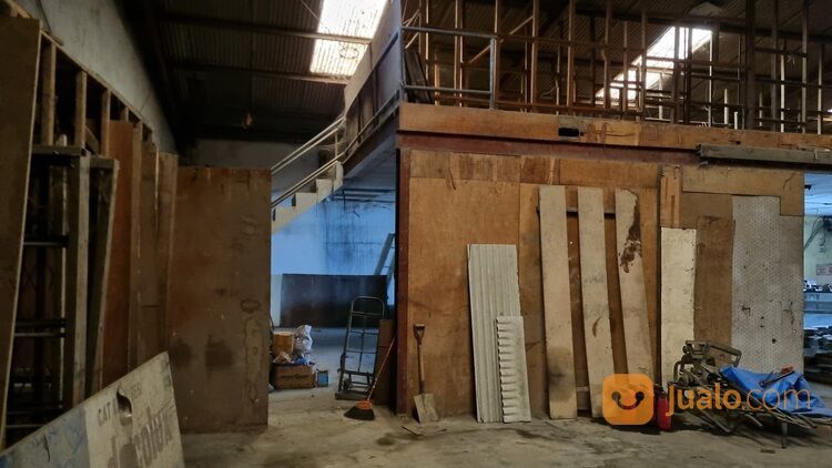 Ruko Gudang bangunan komersil luas murah dan strategis di tengah kota sukabumi