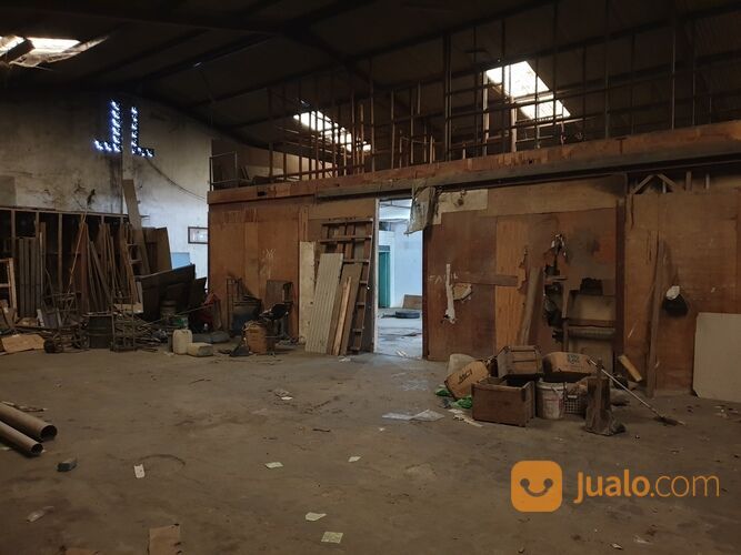 Ruko Gudang bangunan komersil luas murah dan strategis di tengah kota sukabumi