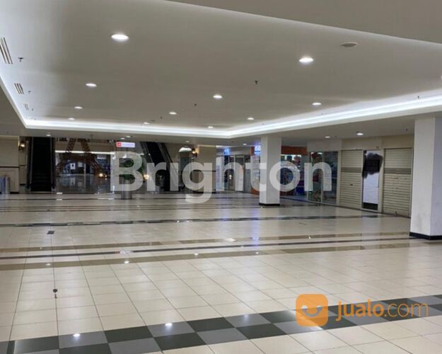 Stand / Kios Pakuwon Mall Lantai Dasar Dekat Lift