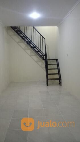 rumah 2Lantai Dekat pusat perbelanjaan strategis berlokasi di Perumahan Taman Mutiara Cibinong