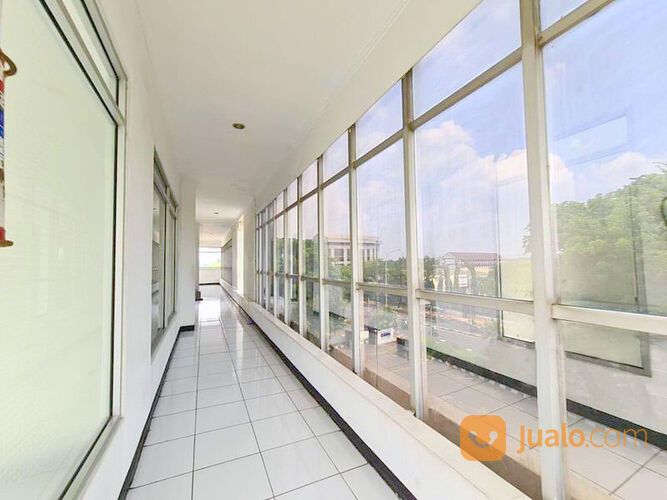 Harga Miring Gedung Strategis 3 Lantai di Area TB Simatupang, di antara Jak-Sel & Jak-Tim