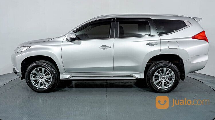 Mitsubishi Pajero Sport 2.5 Exceed 4x2 AT 2018 Silver