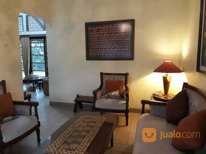 Rumah Mewah Terawat Siap Huni Halaman Luas Lokasi di Komplek Arco Sawangan