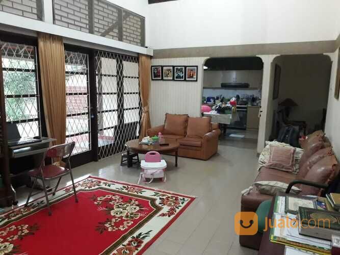 Rumah Mewah Terawat Siap Huni Halaman Luas Lokasi di Komplek Arco Sawangan