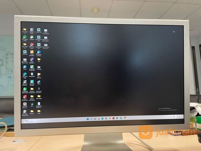 Apple Cinema Display 30-Inch (Aluminum) Specs