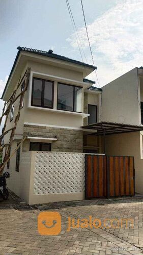 Rumah Villa Dua Lantai 5 Menit Dari Hotel Contena Batu