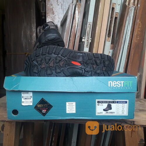 Sepatu Hiking merek Treksta Original Korea tipe Lynx Boa Mid GTX.M