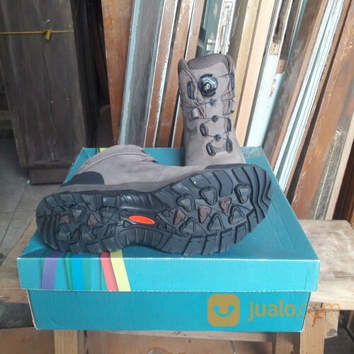 Sepatu Hiking merek Treksta Original Korea tipe Lynx Boa Mid GTX.M