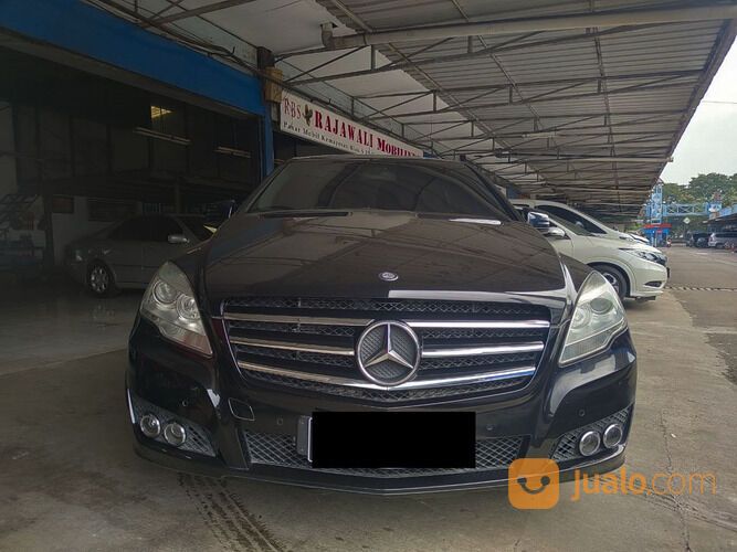 Mercedes Benz R300 2011 Black on Black